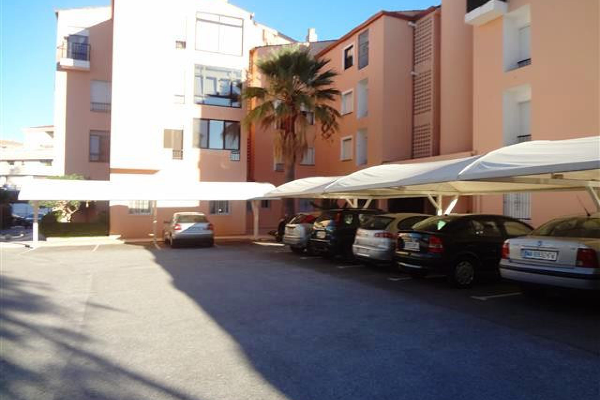 Resale - Apartment - Middle Floor Apartment - Marbella - Nueva Andalucia