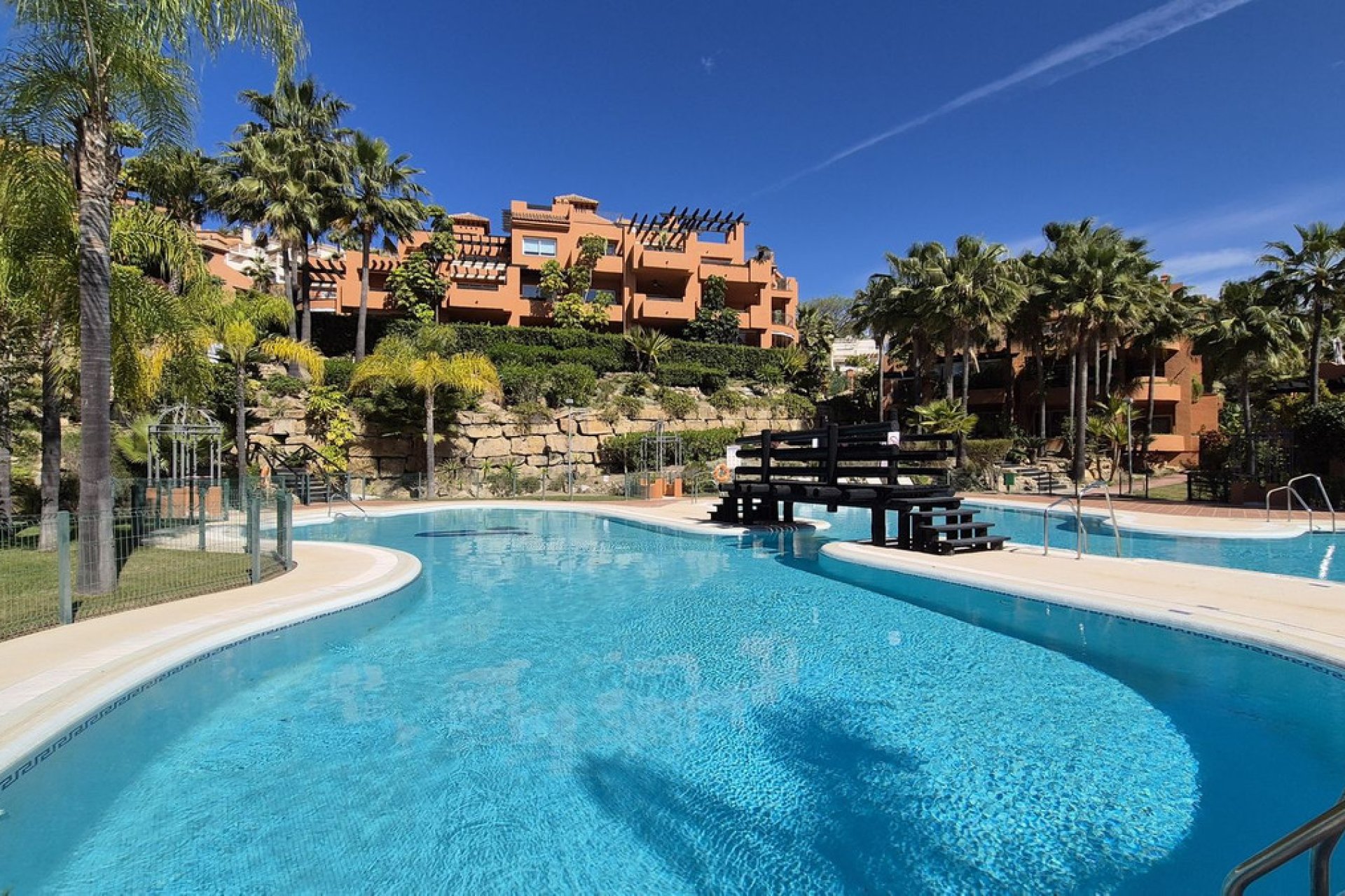 Resale - Apartment - Middle Floor Apartment - Marbella - Nueva Andalucia