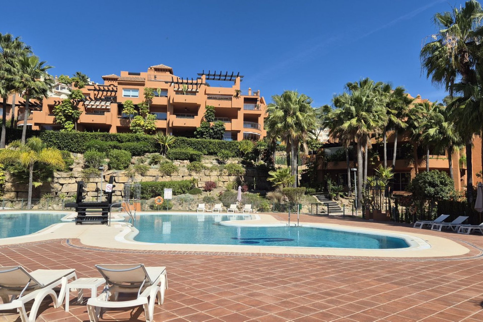 Resale - Apartment - Middle Floor Apartment - Marbella - Nueva Andalucia