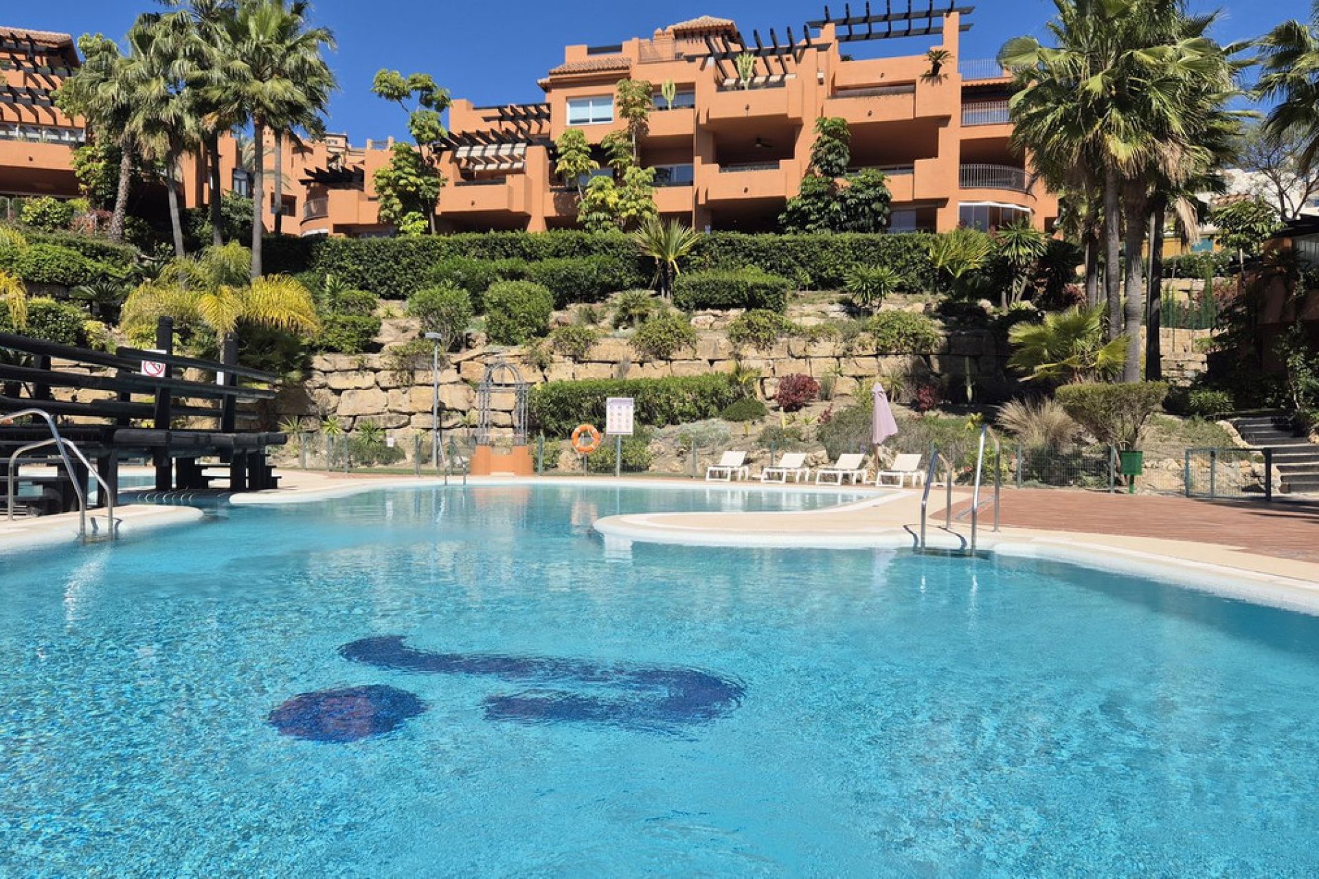 Resale - Apartment - Middle Floor Apartment - Marbella - Nueva Andalucia