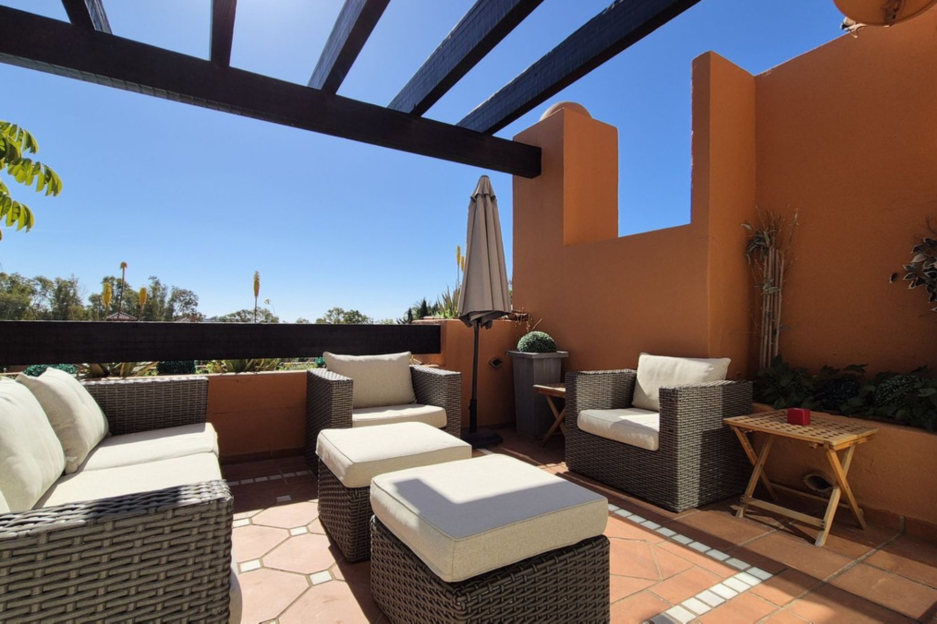 Resale - Apartment - Middle Floor Apartment - Marbella - Nueva Andalucia