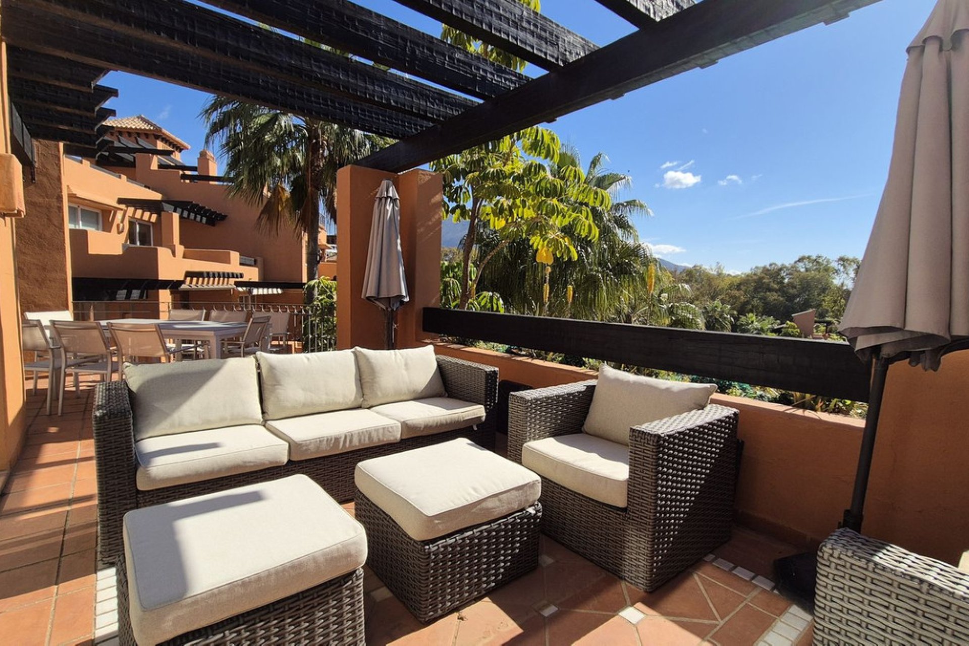 Resale - Apartment - Middle Floor Apartment - Marbella - Nueva Andalucia