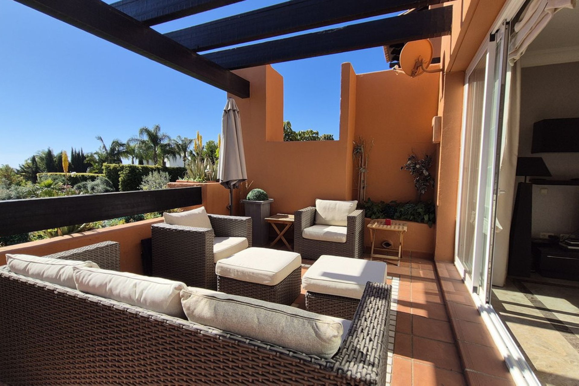 Resale - Apartment - Middle Floor Apartment - Marbella - Nueva Andalucia