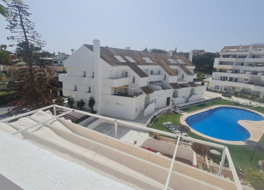 Resale - Apartment - Middle Floor Apartment - Marbella - Nueva Andalucia