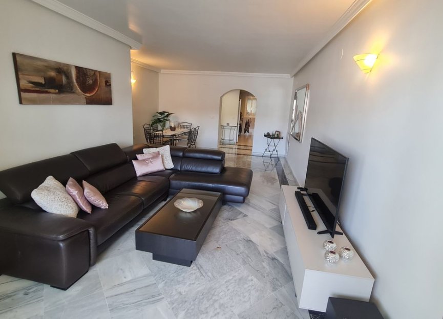 Resale - Apartment - Middle Floor Apartment - Marbella - Nueva Andalucia