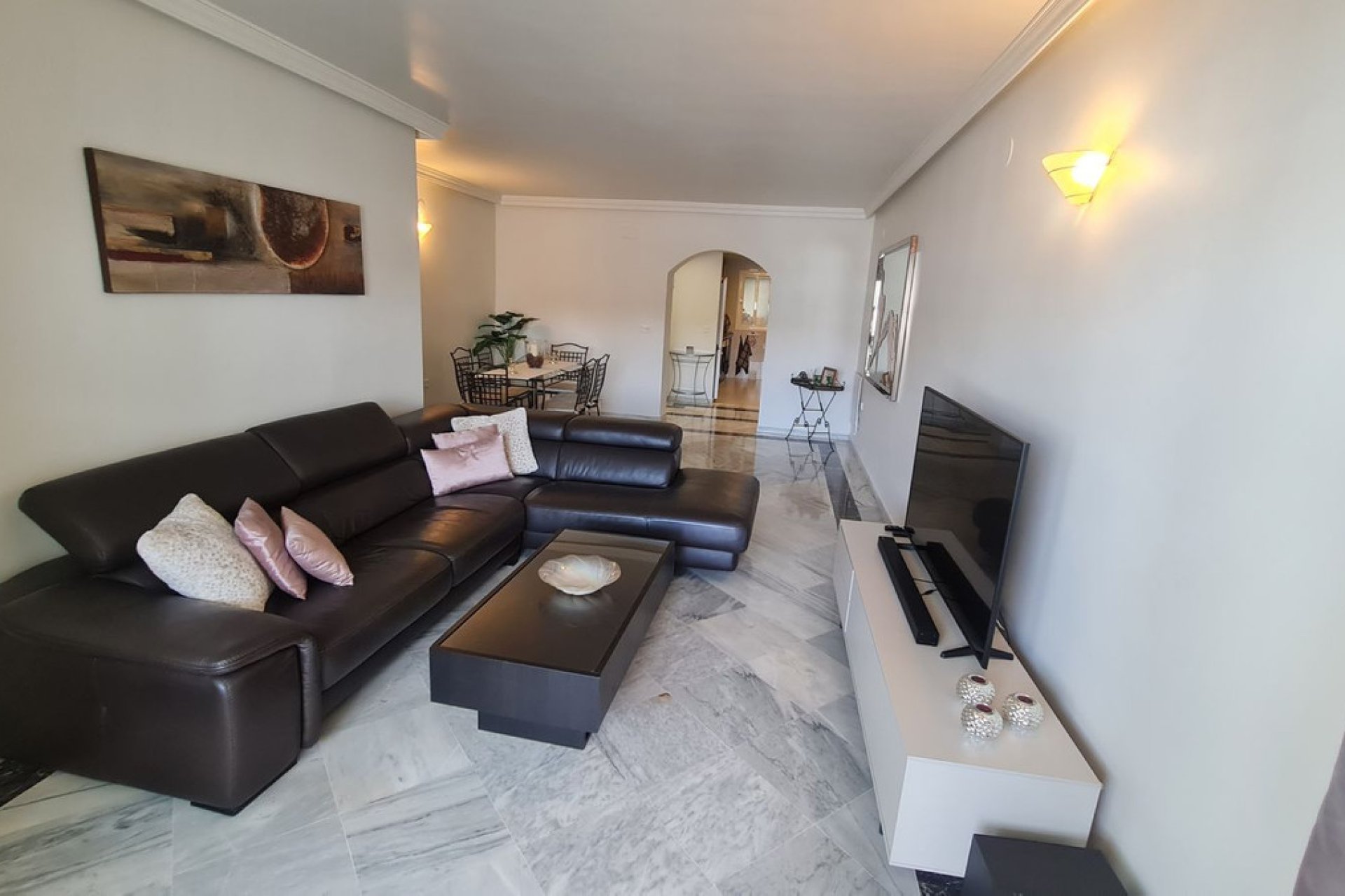 Resale - Apartment - Middle Floor Apartment - Marbella - Nueva Andalucia