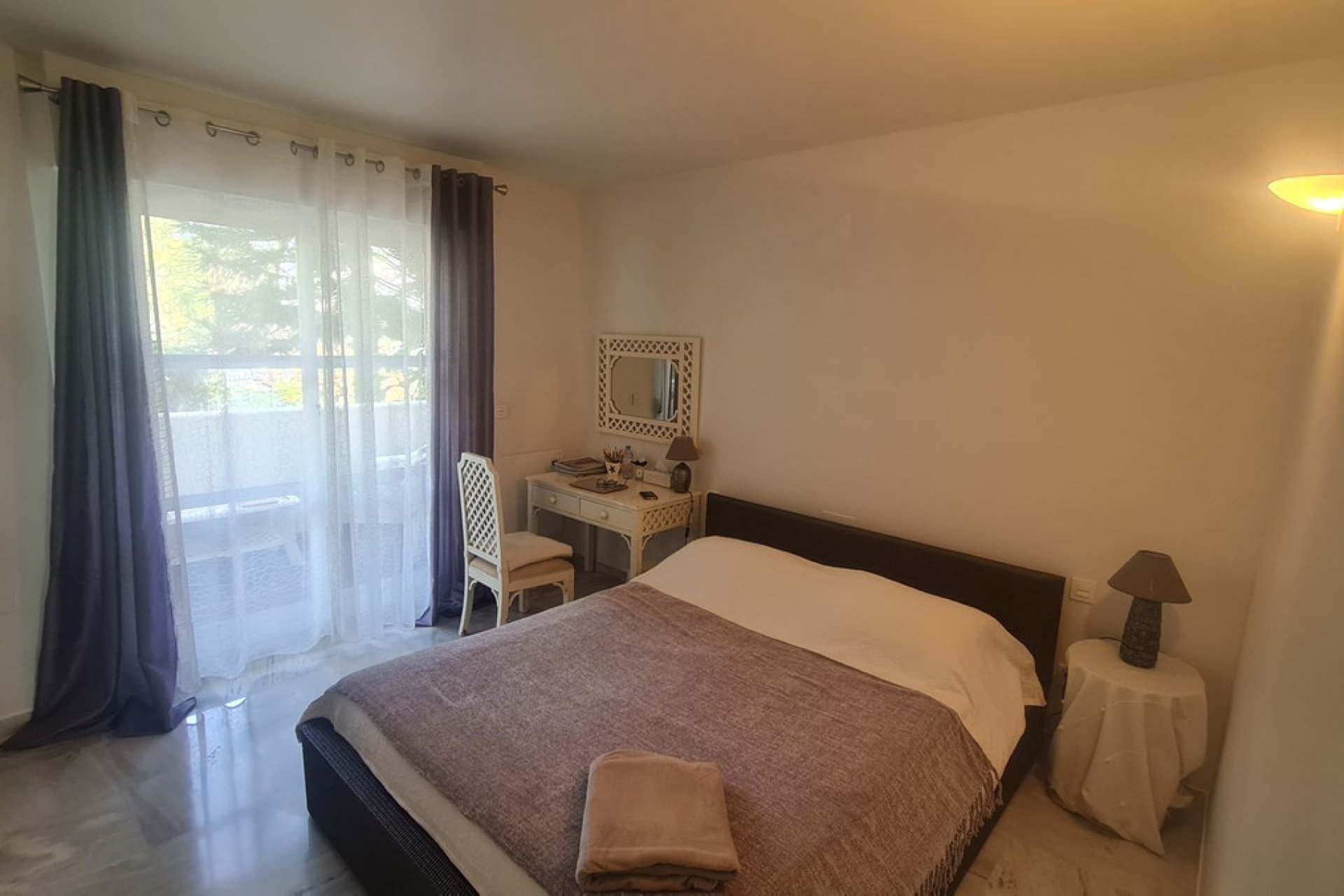 Resale - Apartment - Middle Floor Apartment - Marbella - Nueva Andalucia