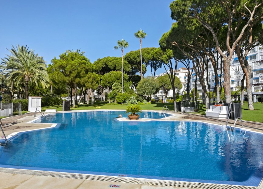 Resale - Apartment - Middle Floor Apartment - Marbella - Nueva Andalucia