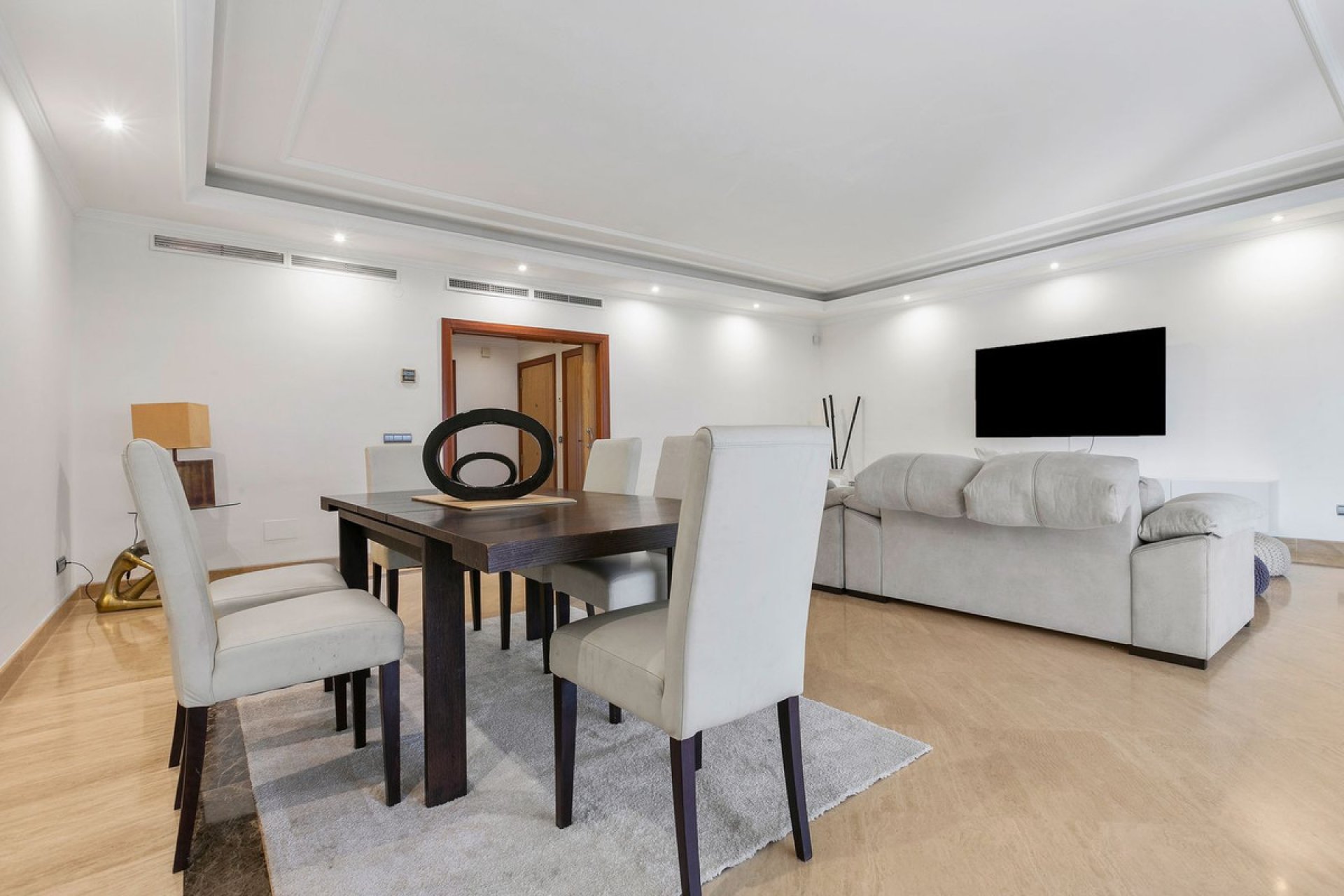 Resale - Apartment - Middle Floor Apartment - Marbella - Nueva Andalucia