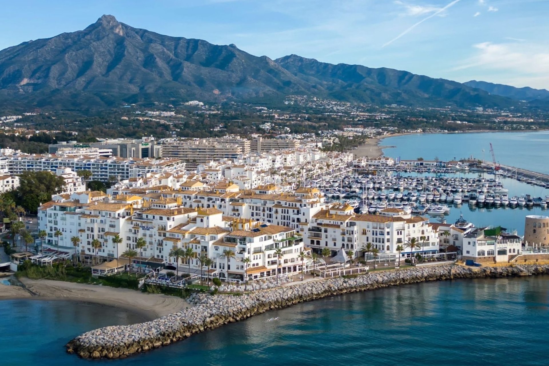 Resale - Apartment - Middle Floor Apartment - Marbella - Nueva Andalucia