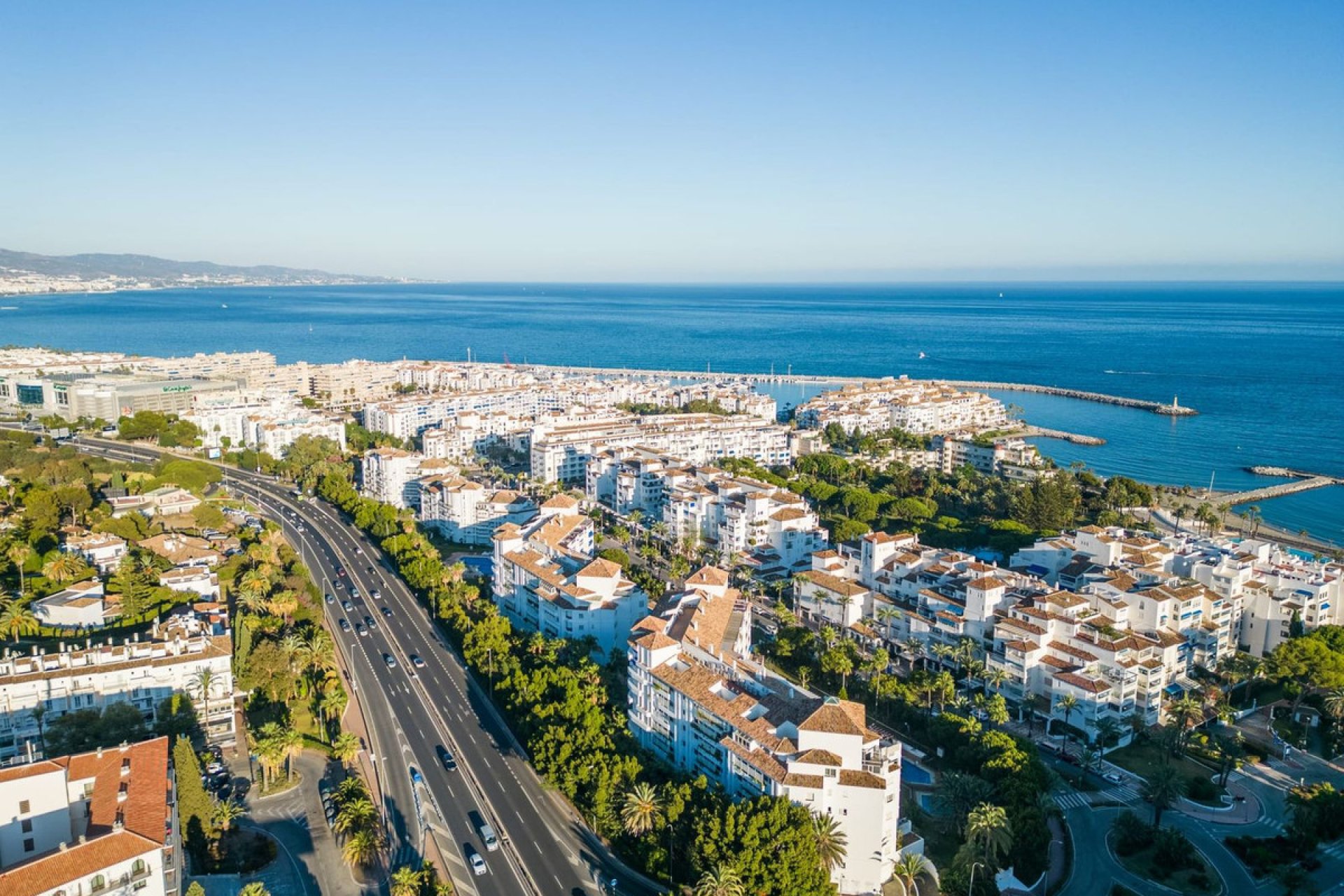 Resale - Apartment - Middle Floor Apartment - Marbella - Nueva Andalucia