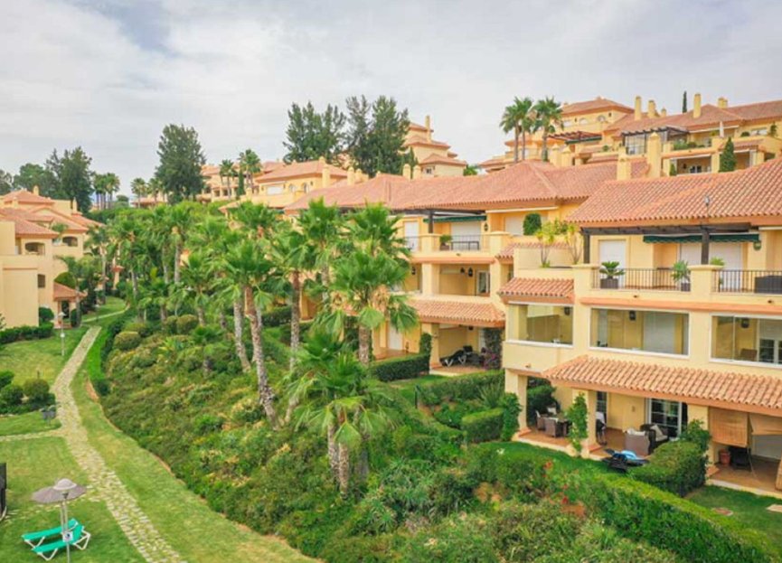 Resale - Apartment - Middle Floor Apartment - Marbella - Nueva Andalucia