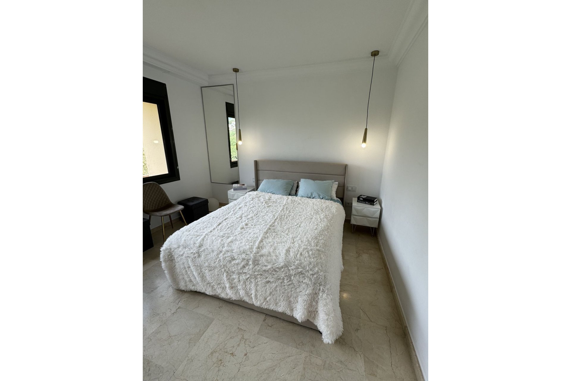 Resale - Apartment - Middle Floor Apartment - Marbella - Nueva Andalucia