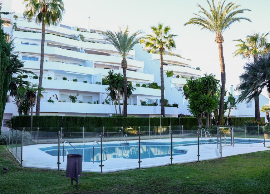 Resale - Apartment - Middle Floor Apartment - Marbella - Nueva Andalucia