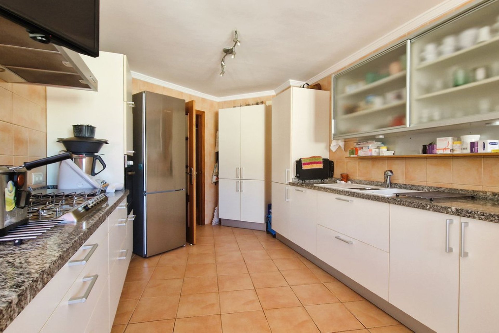 Resale - Apartment - Middle Floor Apartment - Marbella - Nueva Andalucia