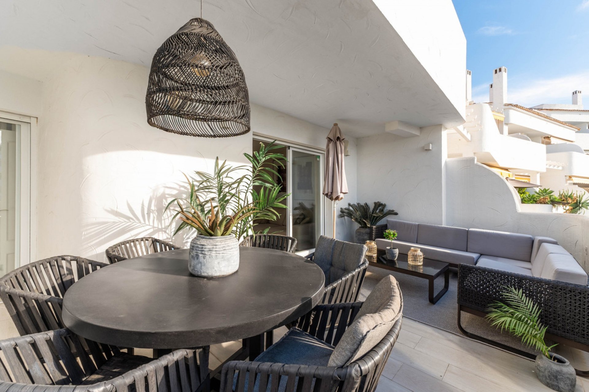 Resale - Apartment - Middle Floor Apartment - Marbella - Nueva Andalucia