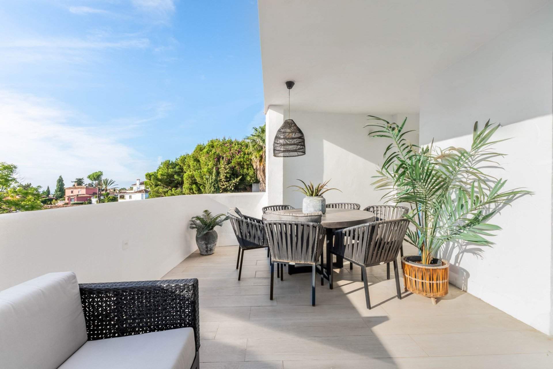 Resale - Apartment - Middle Floor Apartment - Marbella - Nueva Andalucia