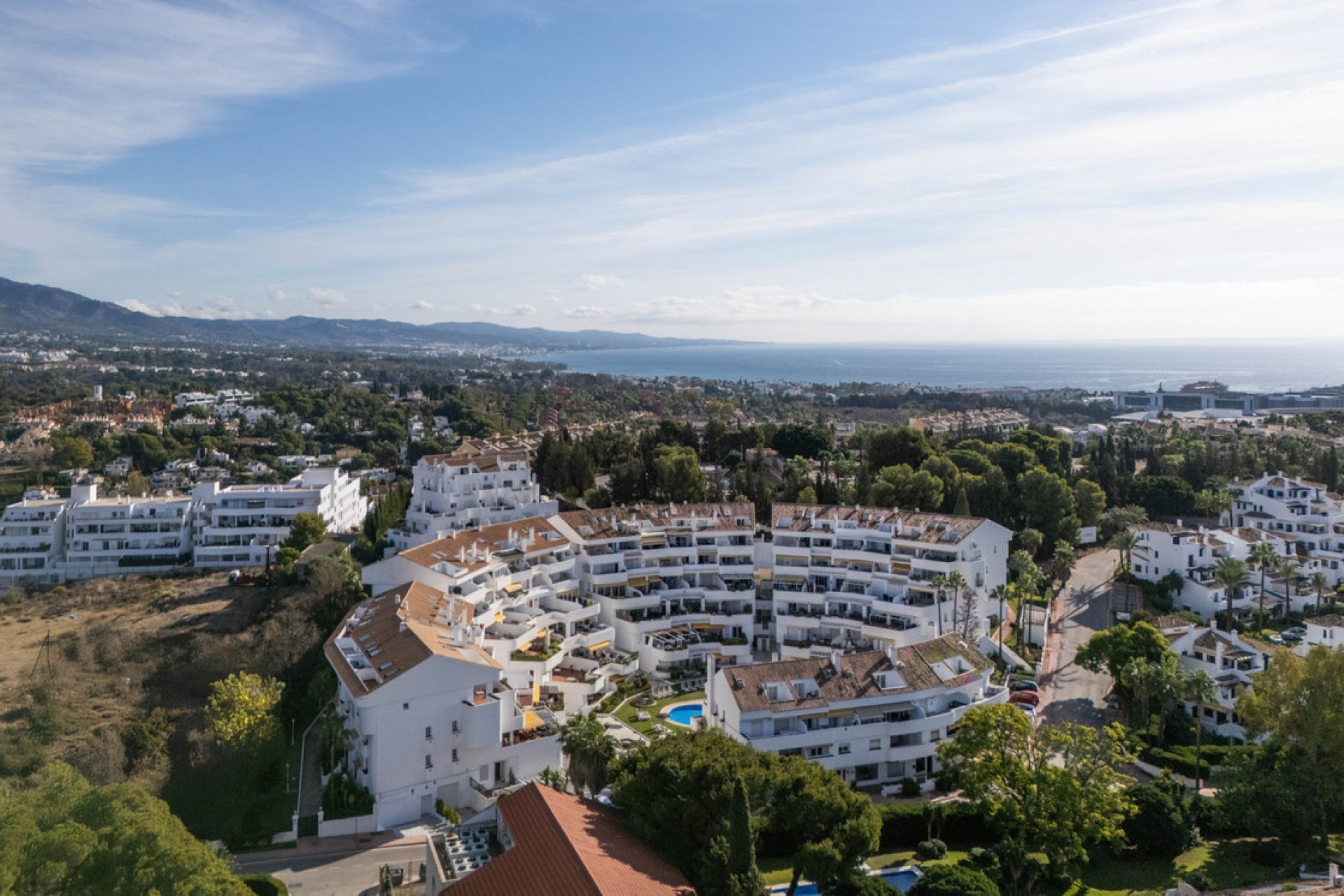 Resale - Apartment - Middle Floor Apartment - Marbella - Nueva Andalucia