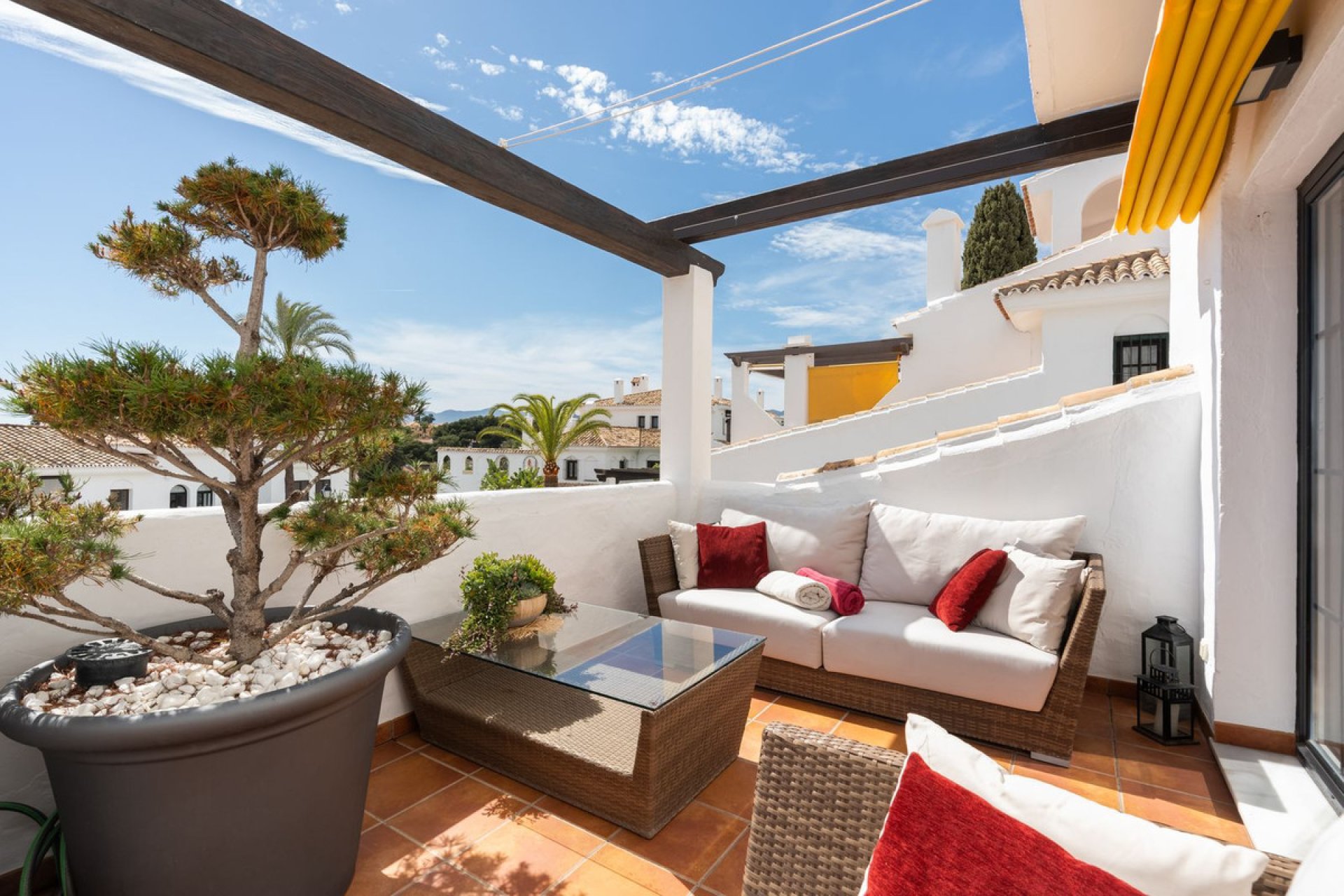 Resale - Apartment - Middle Floor Apartment - Marbella - Nueva Andalucia