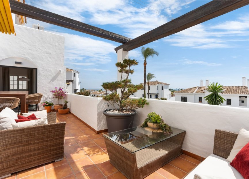 Resale - Apartment - Middle Floor Apartment - Marbella - Nueva Andalucia