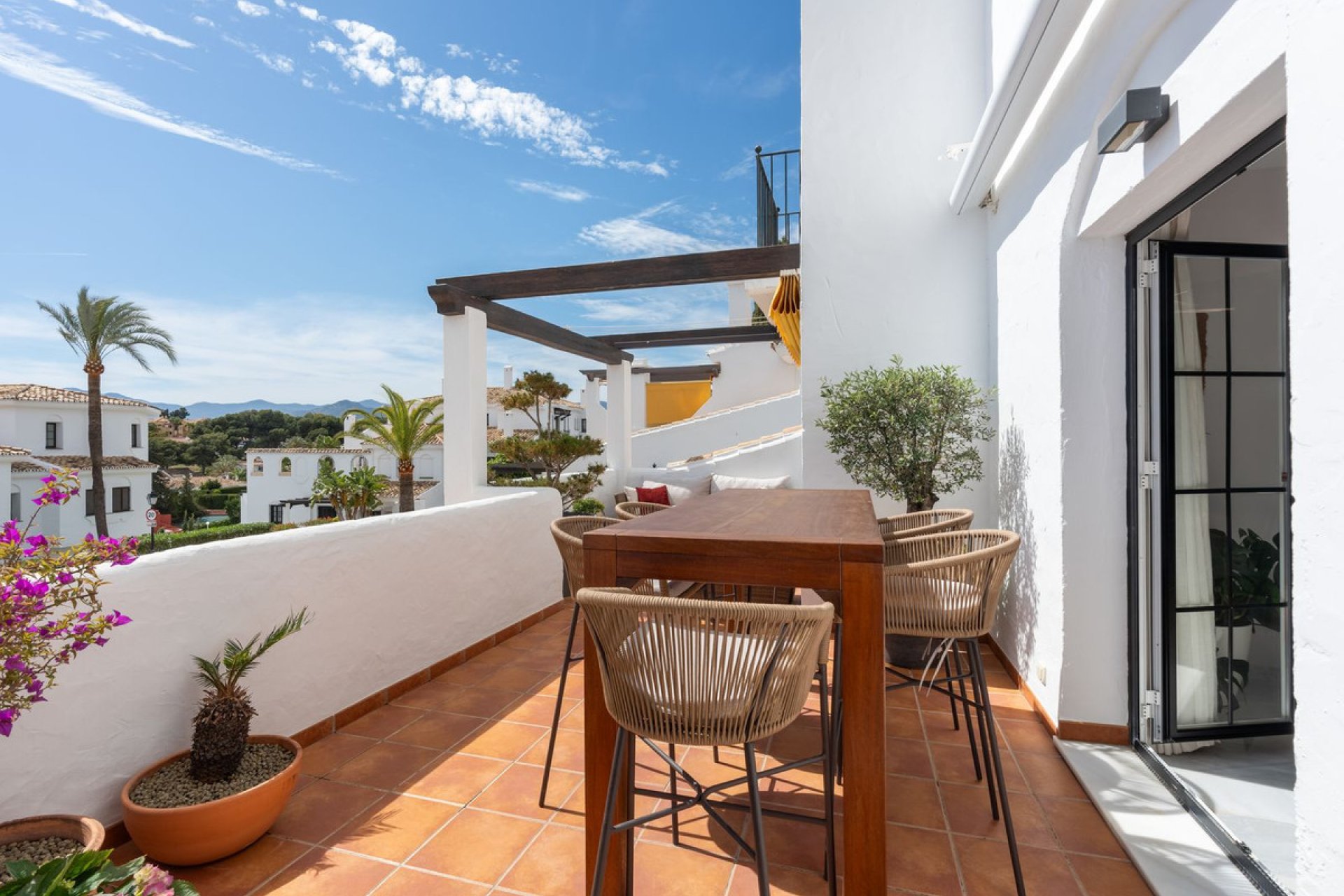 Resale - Apartment - Middle Floor Apartment - Marbella - Nueva Andalucia