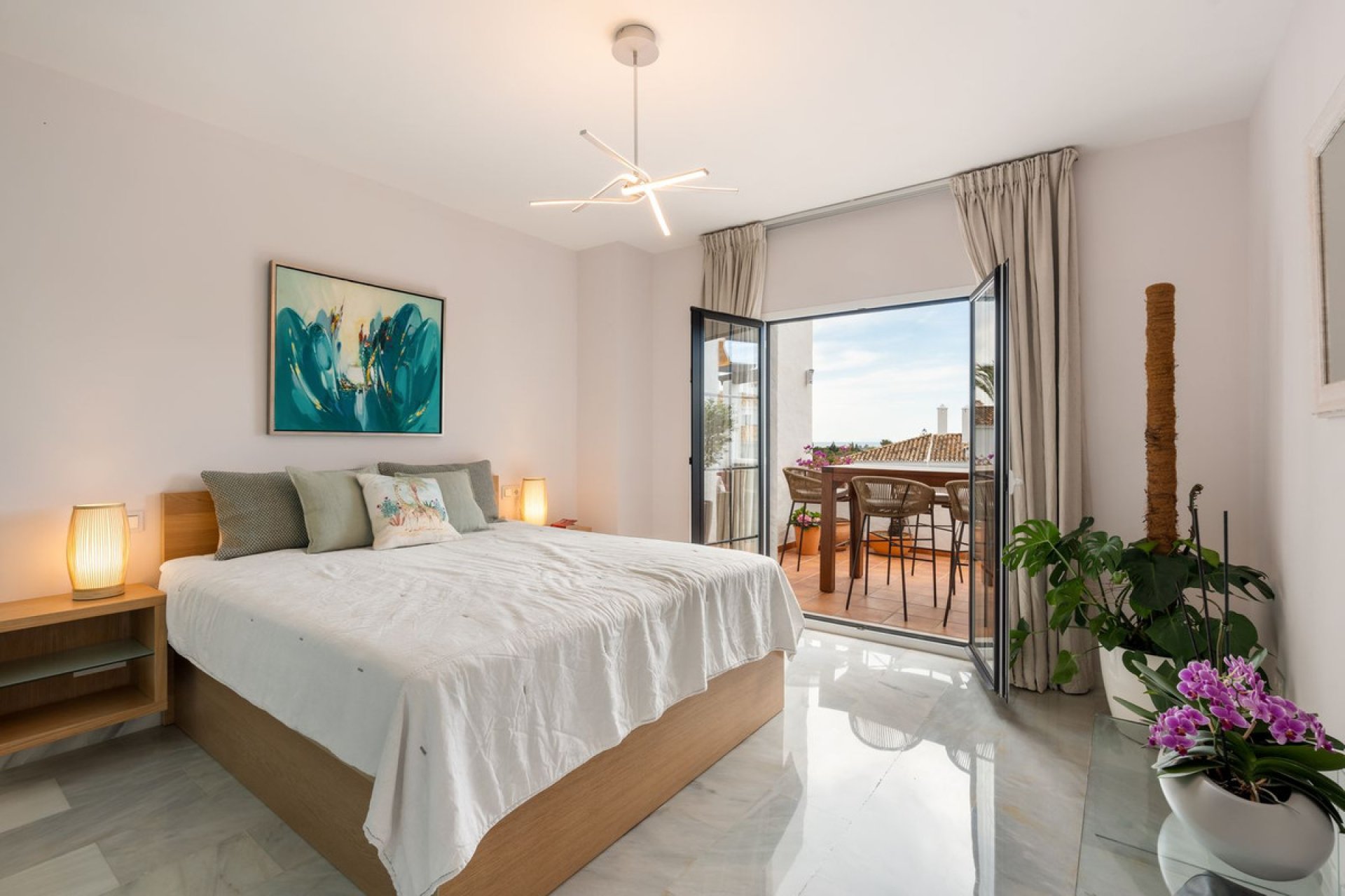 Resale - Apartment - Middle Floor Apartment - Marbella - Nueva Andalucia