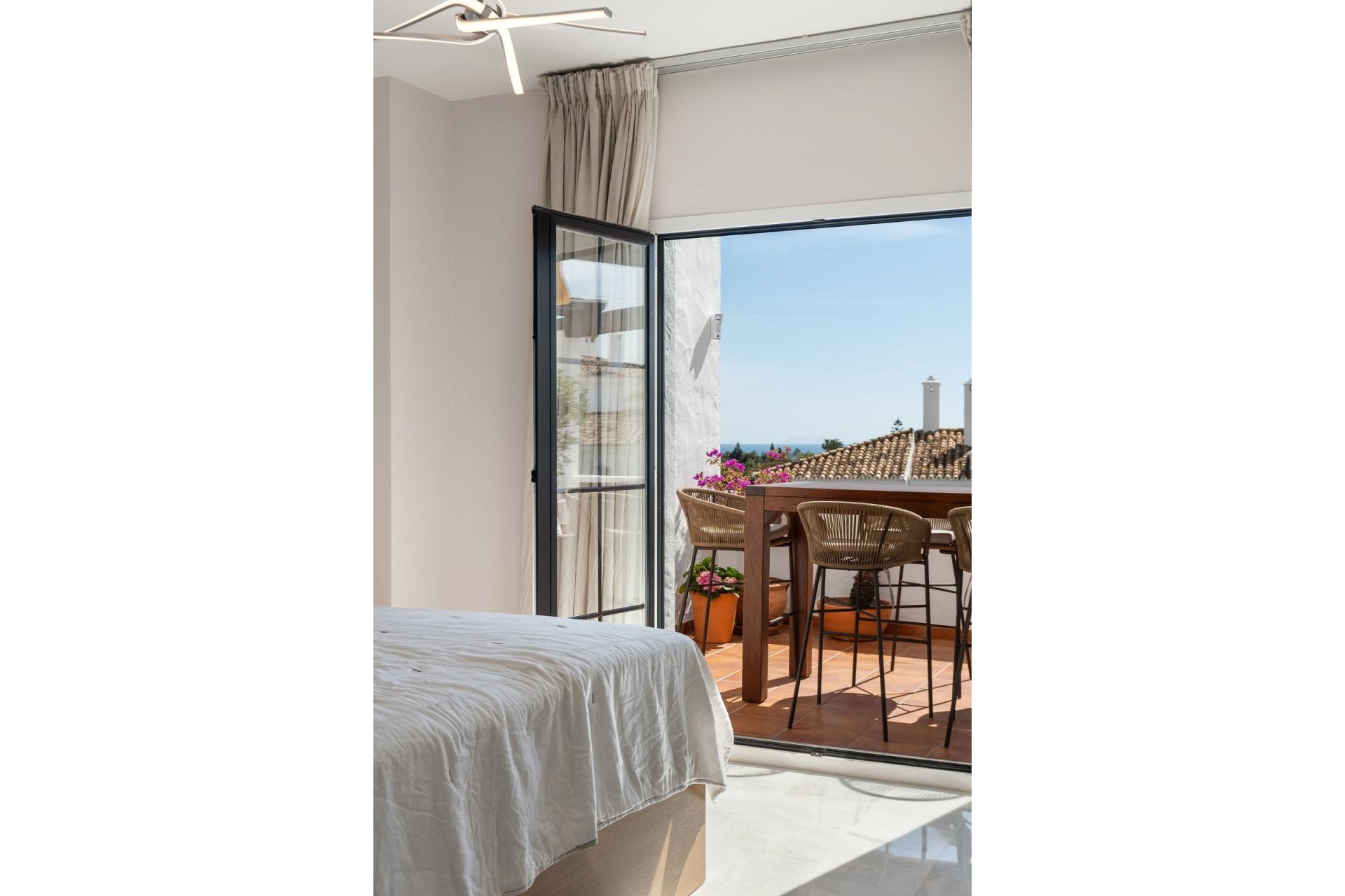 Resale - Apartment - Middle Floor Apartment - Marbella - Nueva Andalucia