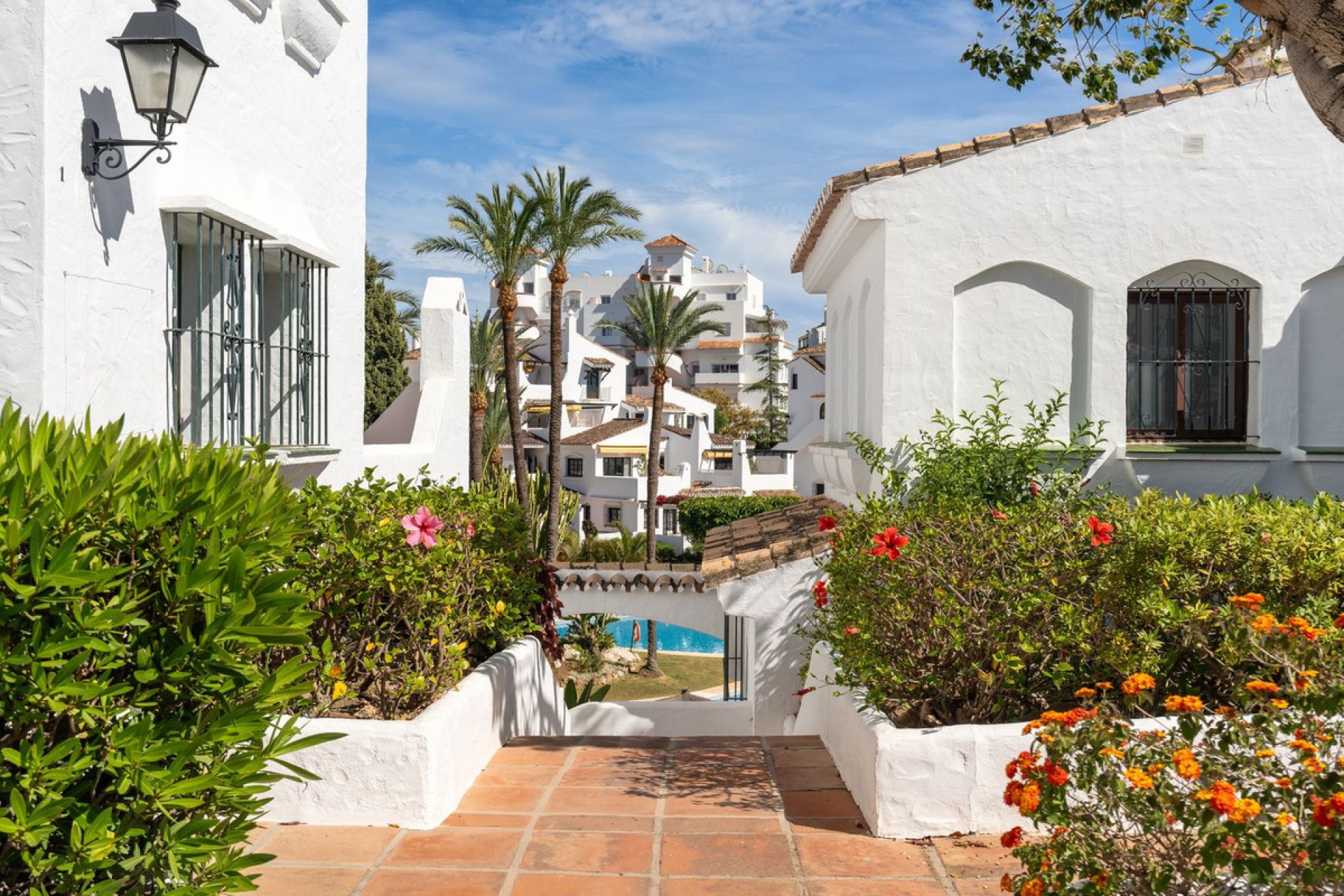 Resale - Apartment - Middle Floor Apartment - Marbella - Nueva Andalucia