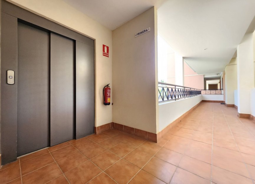 Resale - Apartment - Middle Floor Apartment - Marbella - Nueva Andalucia