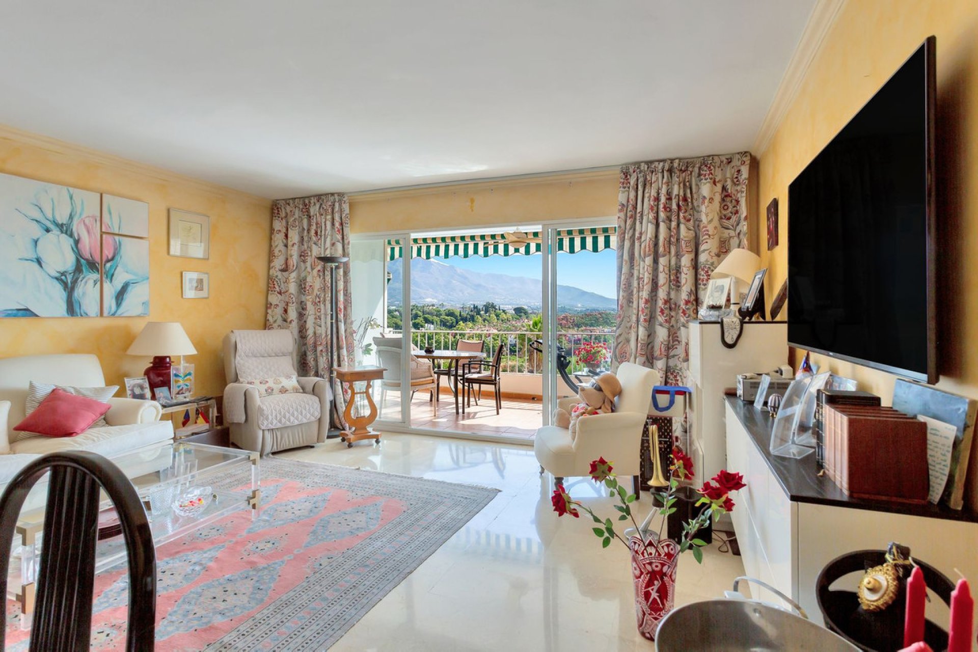 Resale - Apartment - Middle Floor Apartment - Marbella - Nueva Andalucia