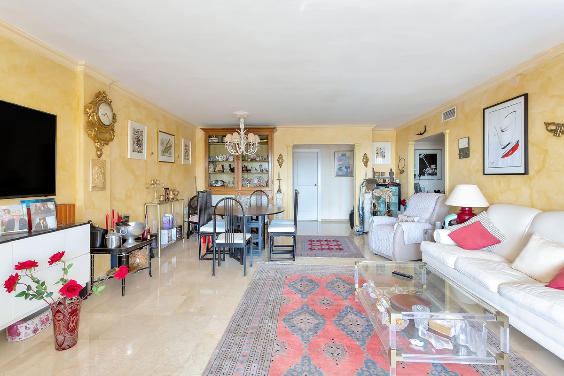 Resale - Apartment - Middle Floor Apartment - Marbella - Nueva Andalucia