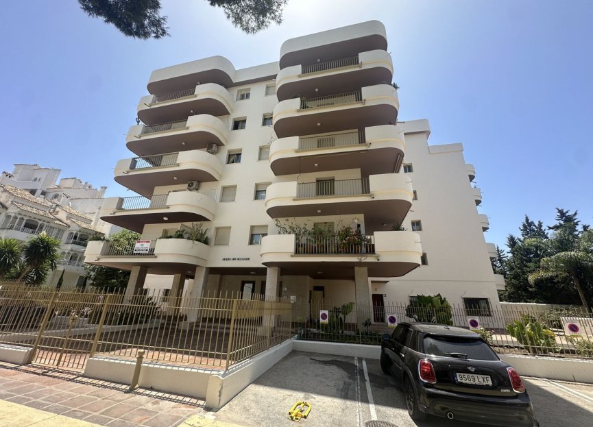 Resale - Apartment - Middle Floor Apartment - Marbella - Nueva Andalucia