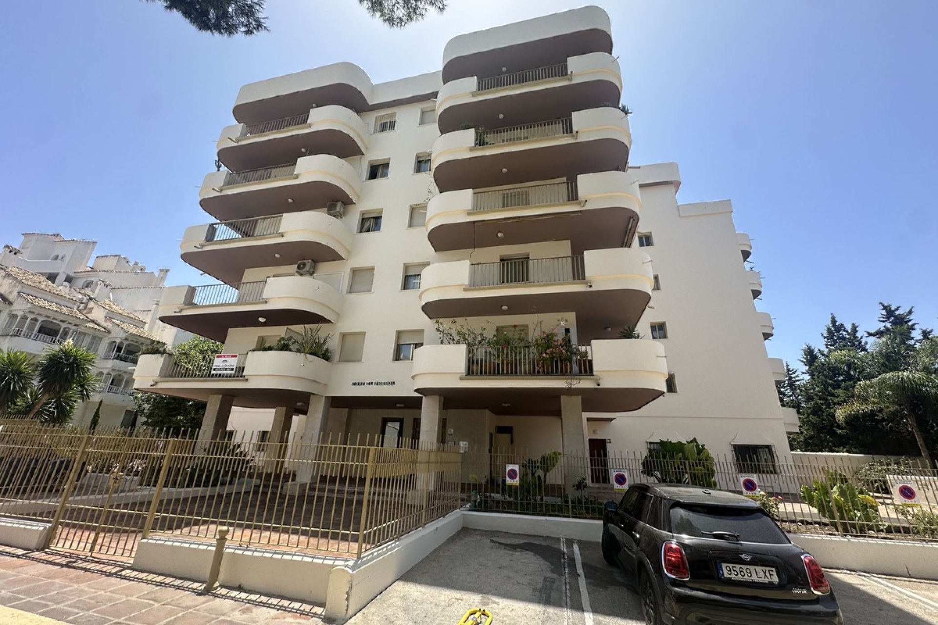 Resale - Apartment - Middle Floor Apartment - Marbella - Nueva Andalucia