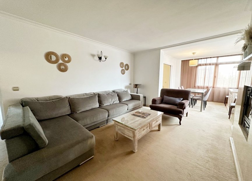 Resale - Apartment - Middle Floor Apartment - Marbella - Nueva Andalucia