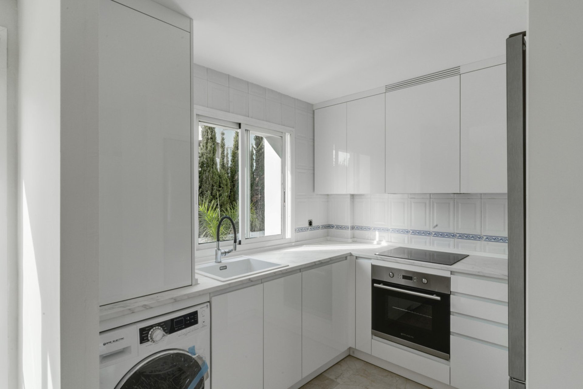 Resale - Apartment - Middle Floor Apartment - Marbella - Nueva Andalucia