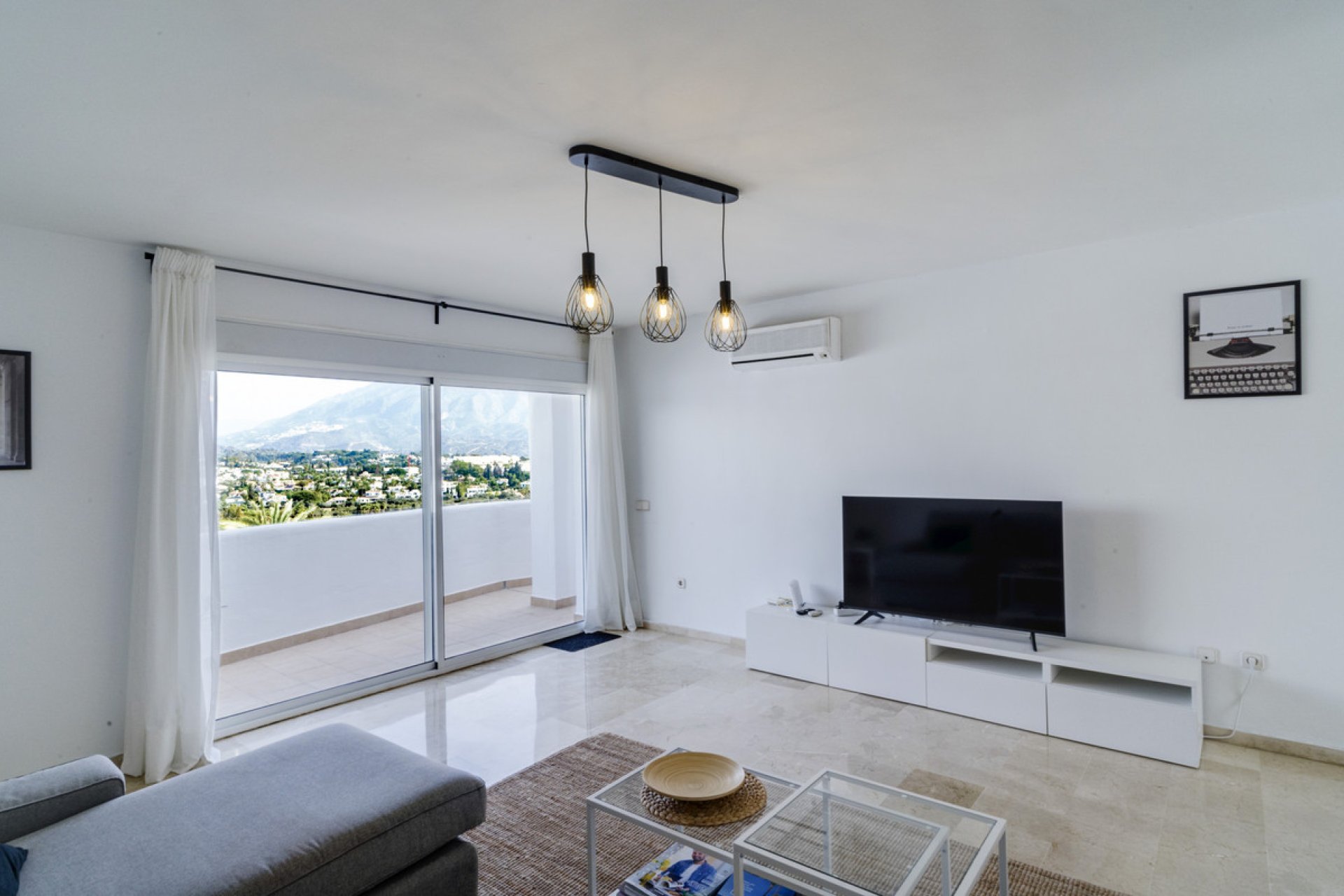 Resale - Apartment - Middle Floor Apartment - Marbella - Nueva Andalucia