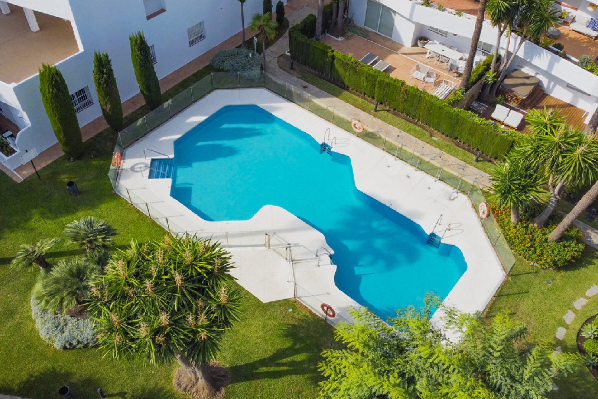 Resale - Apartment - Middle Floor Apartment - Marbella - Nueva Andalucia