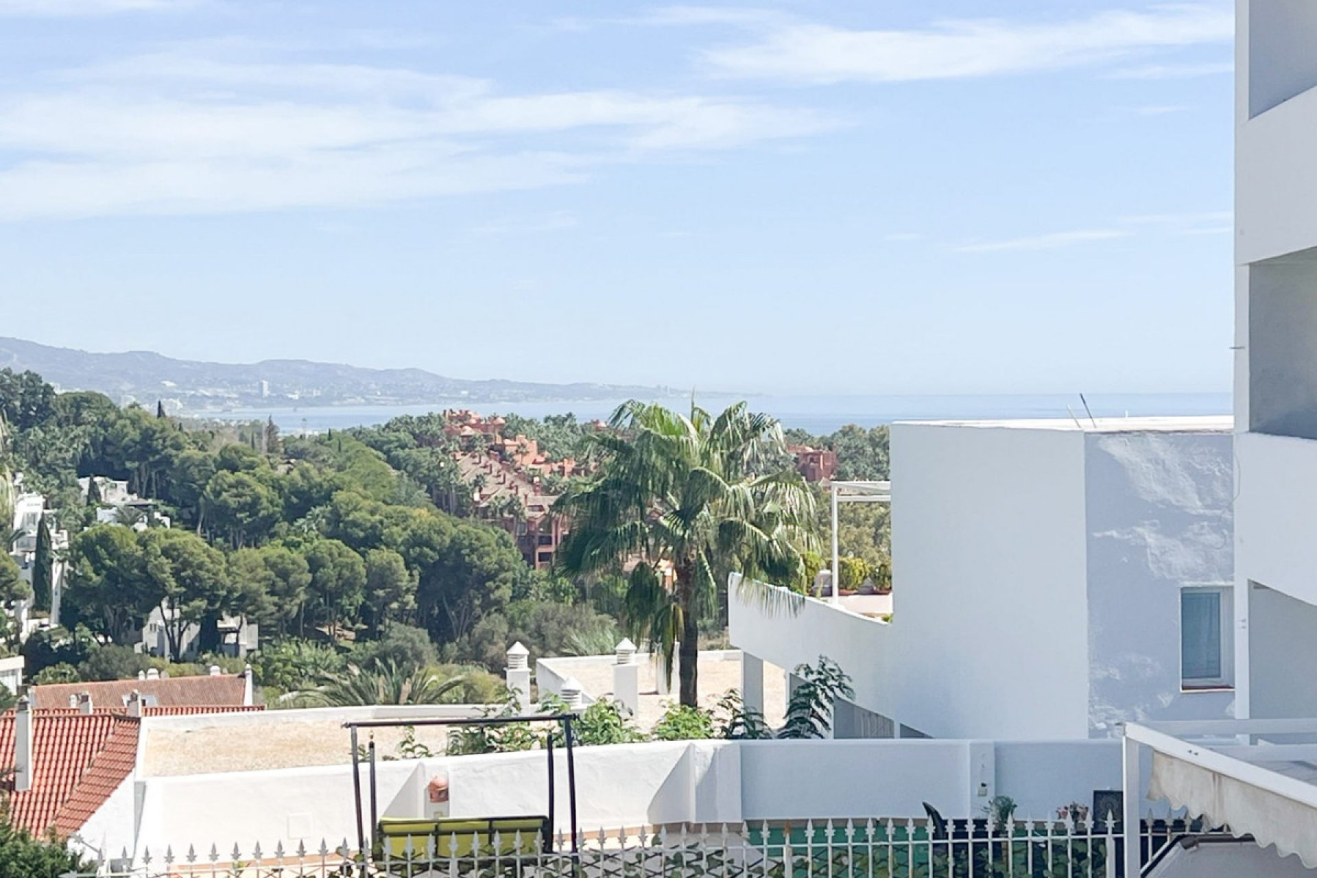 Resale - Apartment - Middle Floor Apartment - Marbella - Nueva Andalucia