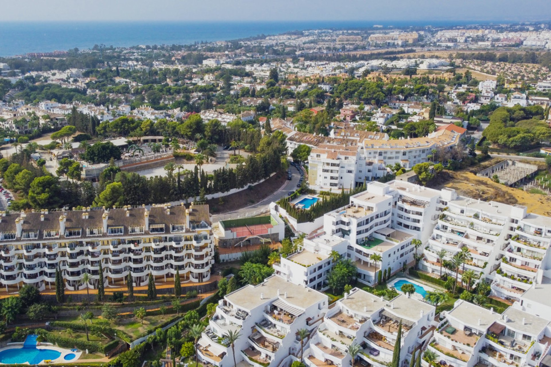 Resale - Apartment - Middle Floor Apartment - Marbella - Nueva Andalucia