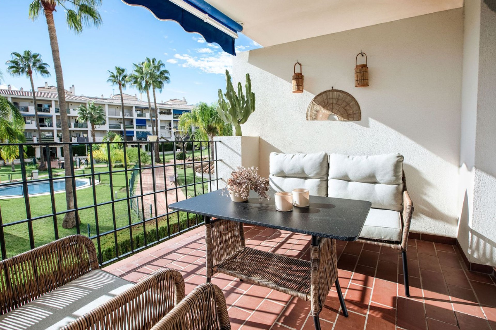 Resale - Apartment - Middle Floor Apartment - Marbella - Nueva Andalucia