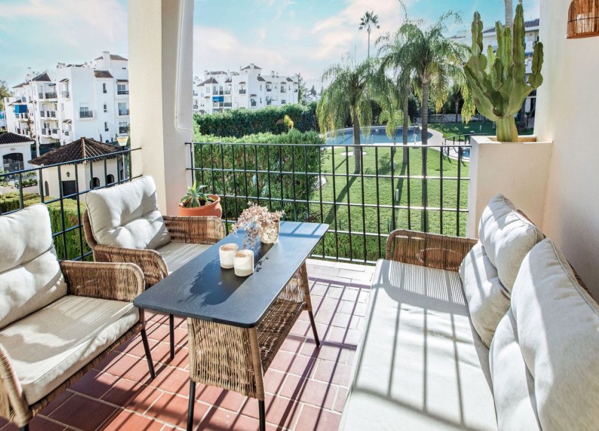 Resale - Apartment - Middle Floor Apartment - Marbella - Nueva Andalucia