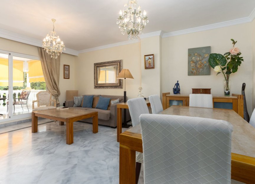 Resale - Apartment - Middle Floor Apartment - Marbella - Nueva Andalucia