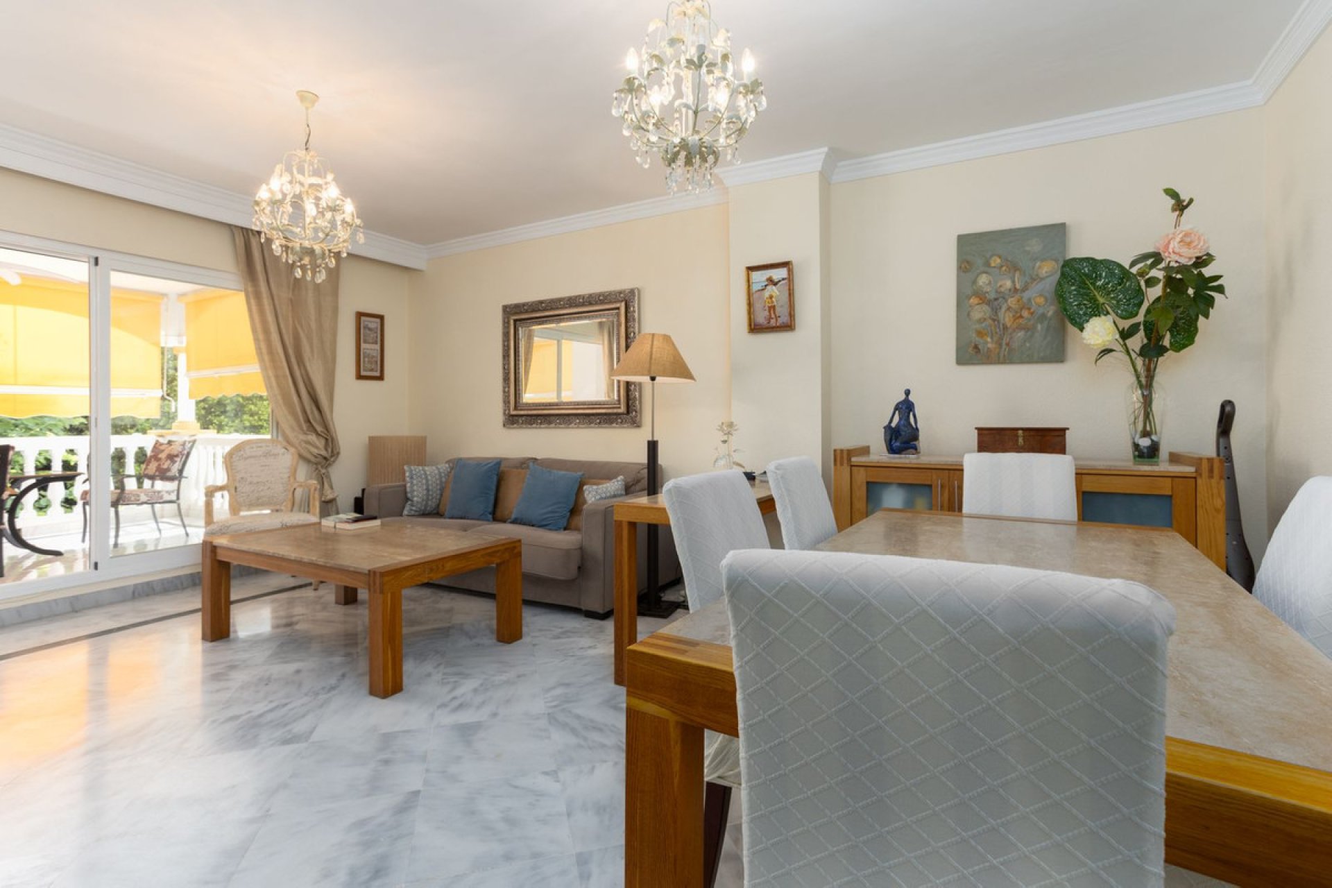 Resale - Apartment - Middle Floor Apartment - Marbella - Nueva Andalucia