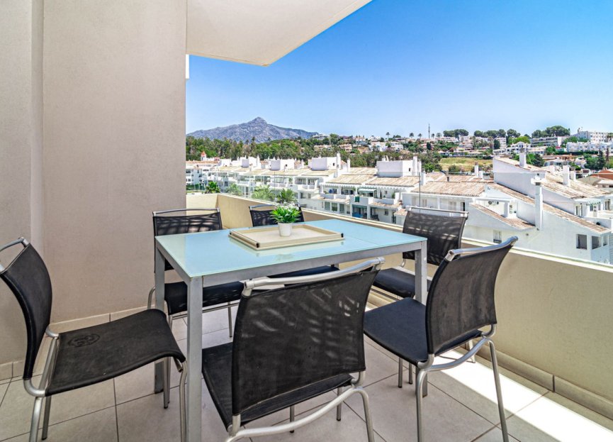 Resale - Apartment - Middle Floor Apartment - Marbella - Nueva Andalucia