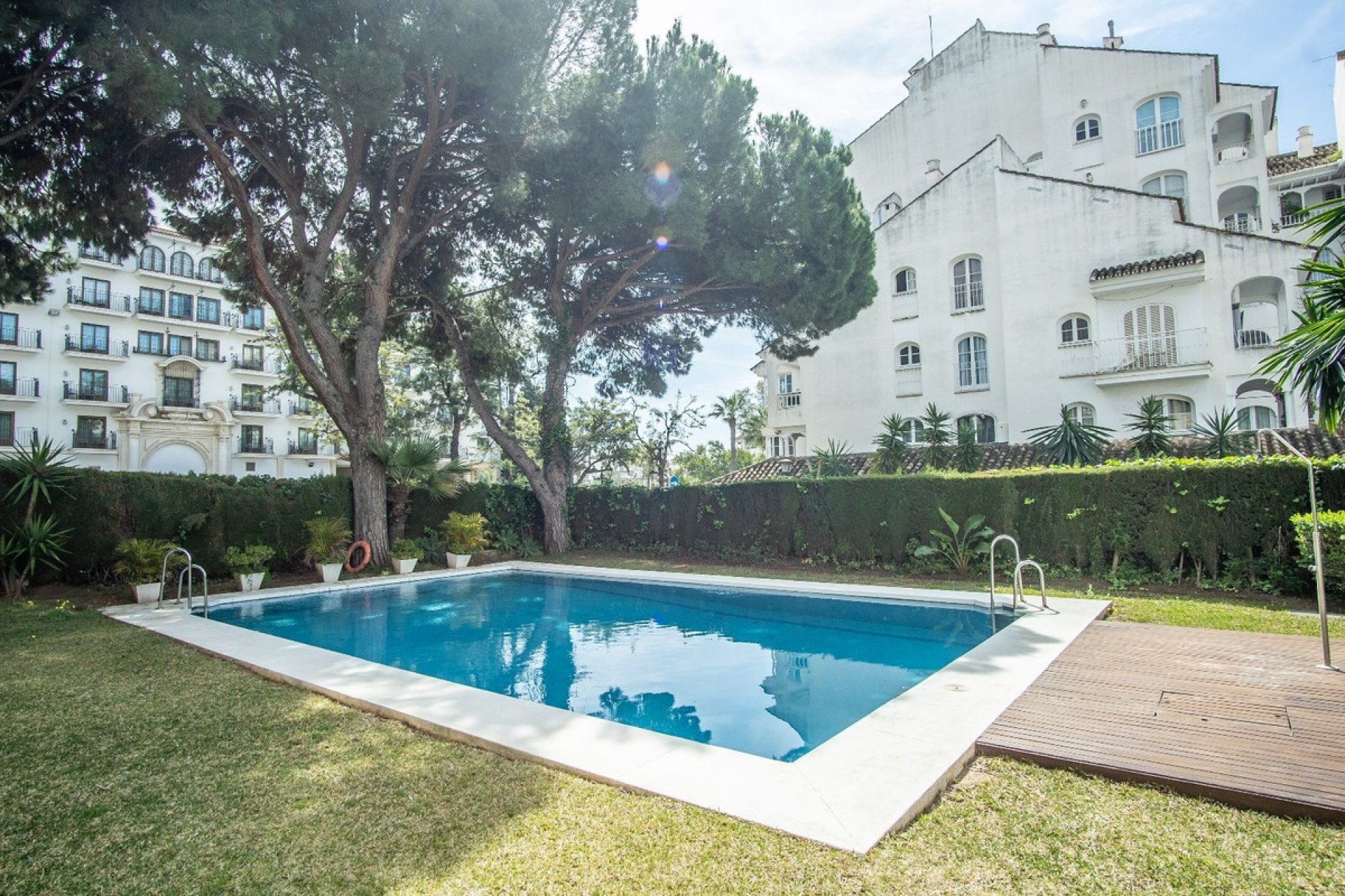 Resale - Apartment - Middle Floor Apartment - Marbella - Nueva Andalucia