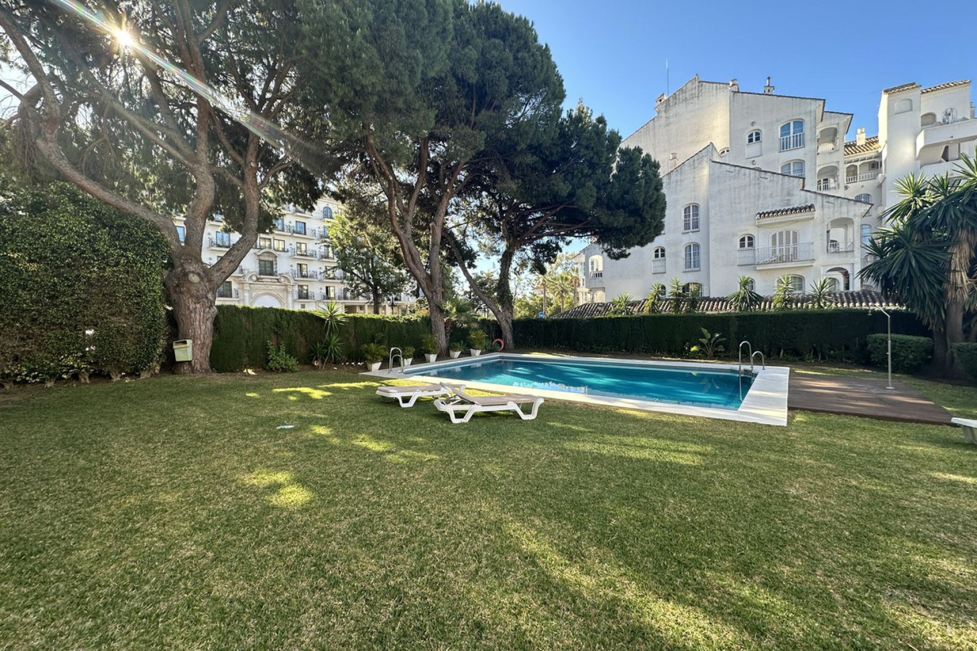 Resale - Apartment - Middle Floor Apartment - Marbella - Nueva Andalucia