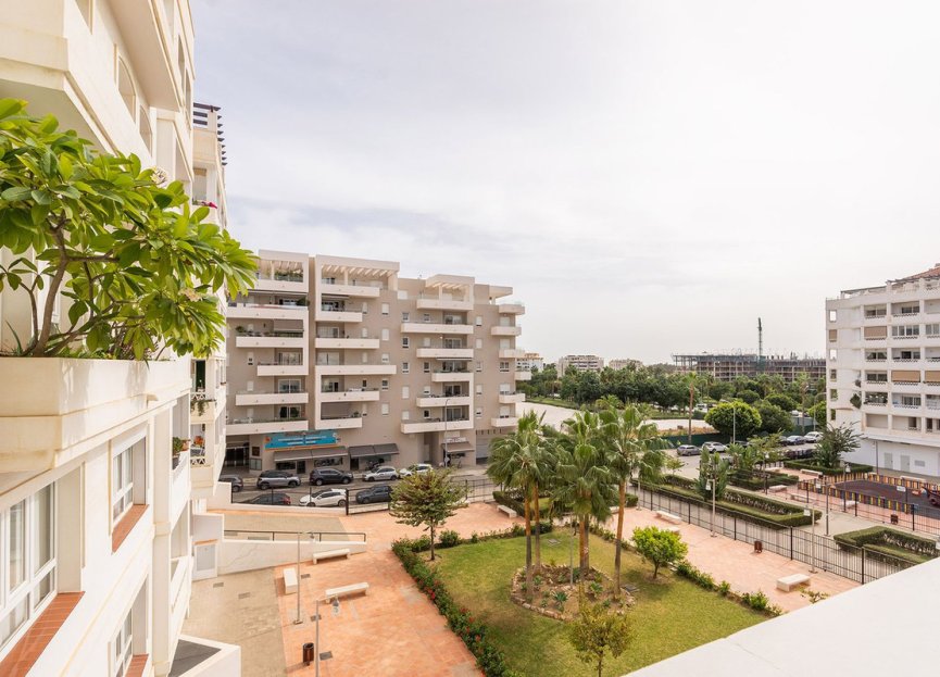 Resale - Apartment - Middle Floor Apartment - Marbella - Nueva Andalucia