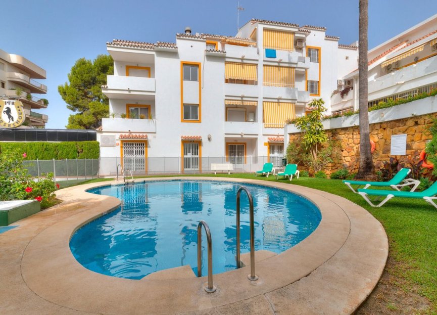 Resale - Apartment - Middle Floor Apartment - Marbella - Nueva Andalucia