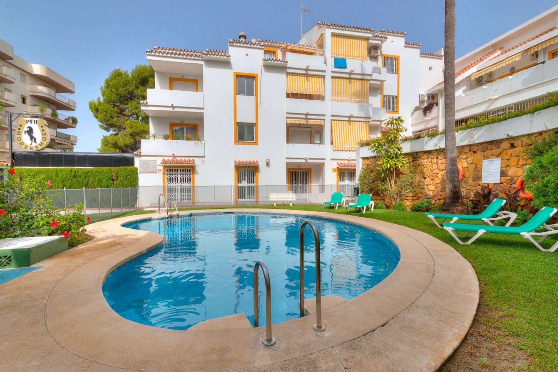 Resale - Apartment - Middle Floor Apartment - Marbella - Nueva Andalucia