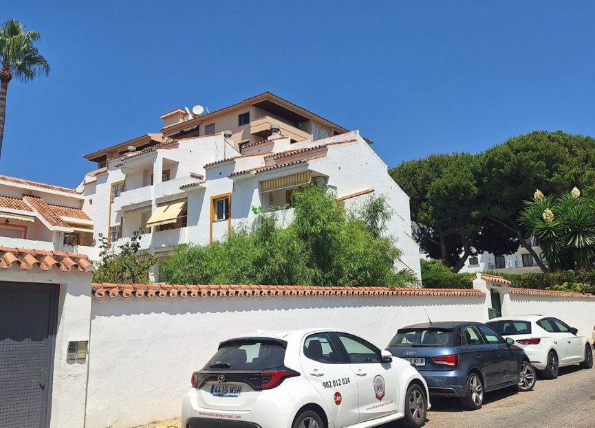 Resale - Apartment - Middle Floor Apartment - Marbella - Nueva Andalucia